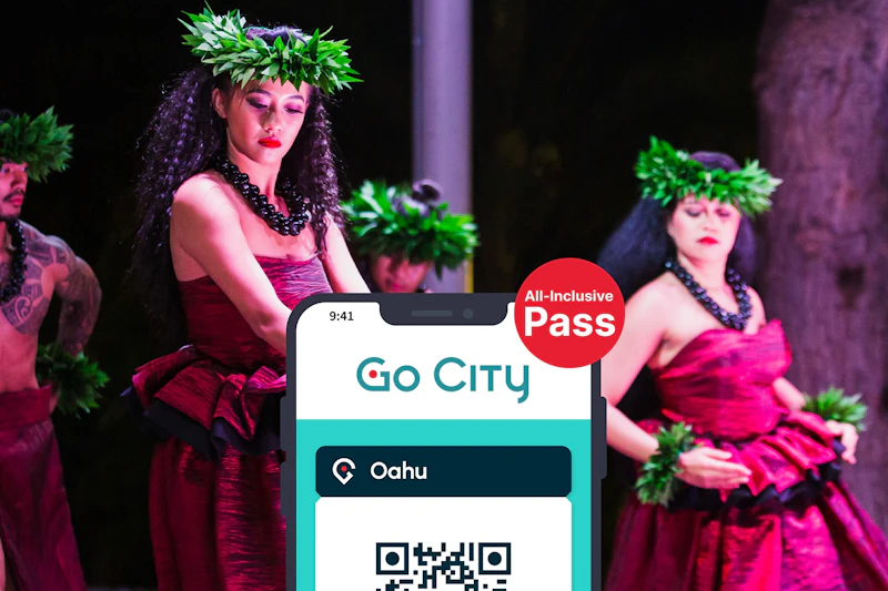 Karnet Go City Oahu na smartfona z obrazem hawajskich tancerzy w tle